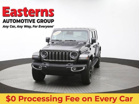 Used 2025 Jeep Wrangler Unlimited Sahara AWD/4WD image 53