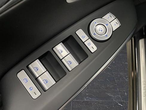 Used 2023 Genesis GV70 2.5T Advanced w/ Advanced Package image 32