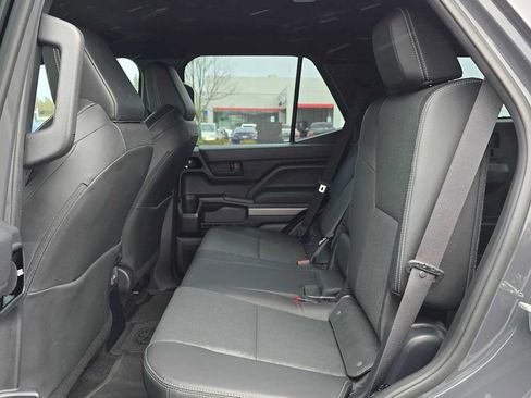 Used 2025 Toyota 4Runner TRD Off-Road Premium AWD/4WD image 21