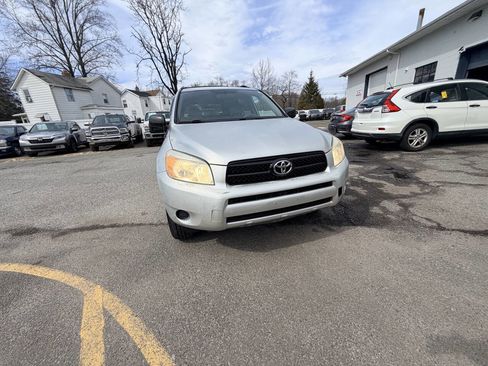 Used 2007 Toyota RAV4 Base 4dr SUV 4WD I4 image 4