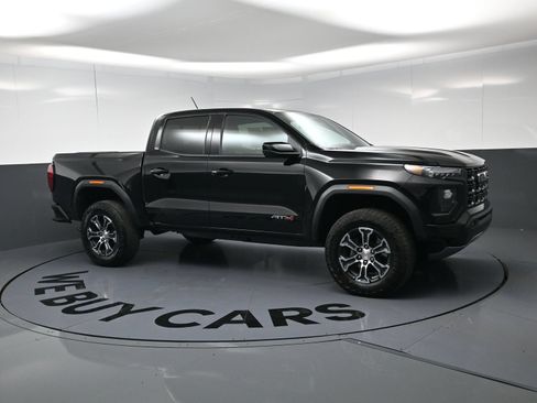 Used 2024 GMC Canyon AT4 w/ AT4 Premium Package AWD/4WD image 2