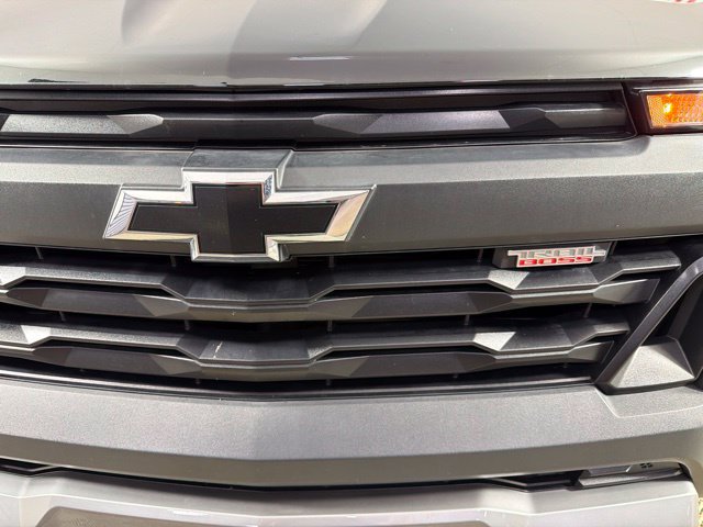 Used 2024 Chevrolet Colorado Trail Boss w/ Advanced Trailering Package AWD/4WD image 4