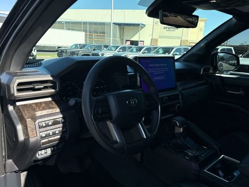 Used 2024 Toyota Tacoma Limited AWD/4WD image 10