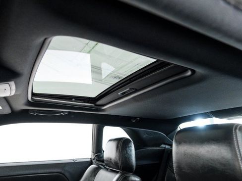 Used 2009 Dodge Challenger R/T RWD image 17