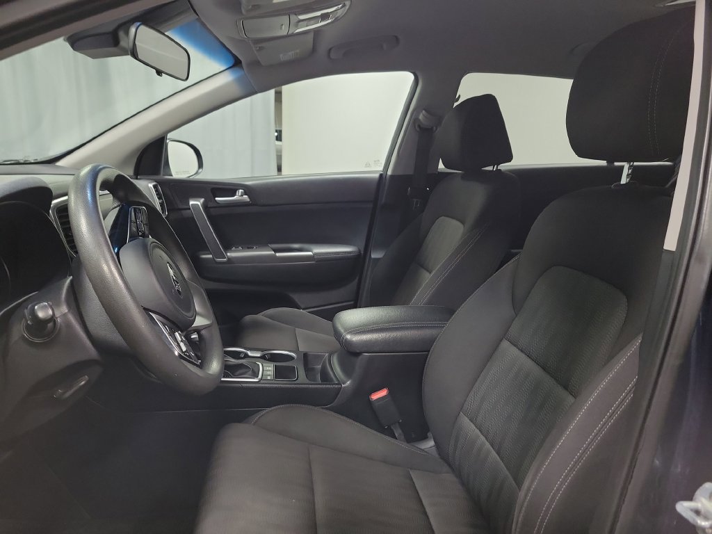 Used 2021 Kia Sportage LX AWD/4WD image 15
