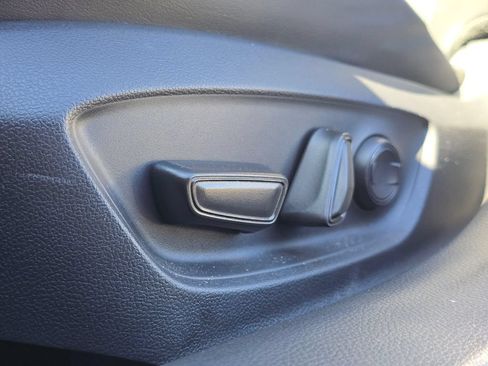 Used 2024 Toyota Prius XLE AWD/4WD image 25