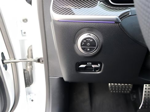 New 2026 Mercedes-Benz C 43 AMG 4MATIC Sedan image 40