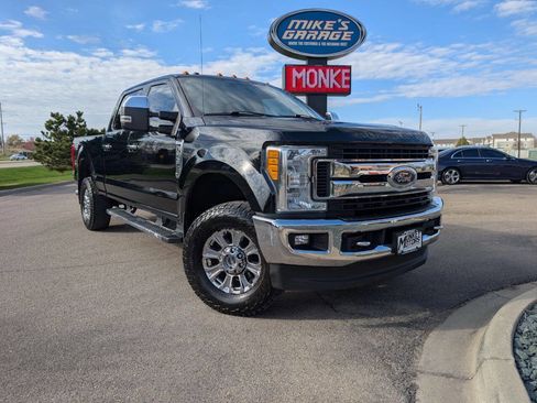 Used 2017 Ford F250 XLT w/ XLT Premium Package image 2