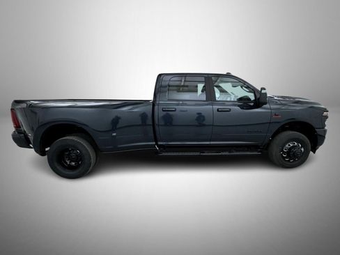 New 2026 RAM 3500 Laramie AWD/4WD image 4