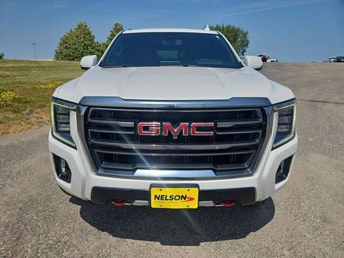 Used 2021 GMC Yukon XL AT4 w/ AT4 Premium Plus Package AWD/4WD image 8