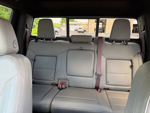 Used 2022 GMC Sierra 1500 SLT w/ SLT Premium Plus Package AWD/4WD image 26