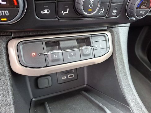 Certified 2023 GMC Acadia Denali w/ Denali Technology Package AWD/4WD image 12