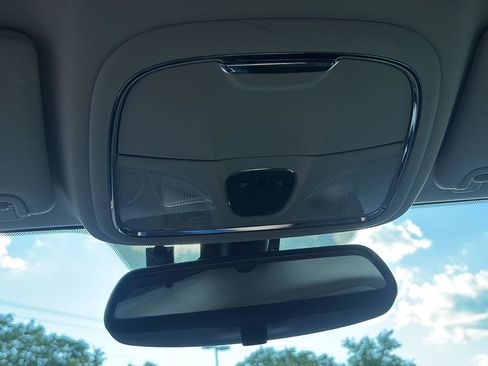 Used 2016 Jeep Cherokee Latitude FWD image 36