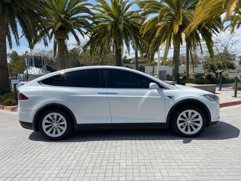 Used 2018 Tesla Model X 100D image 15