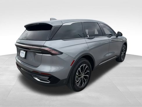 Used 2025 Lincoln Nautilus Premier AWD/4WD image 8