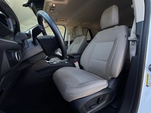 Used 2023 Ford Explorer XLT AWD/4WD image 5