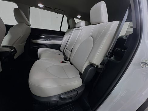 Used 2024 Toyota Grand Highlander FWD image 26
