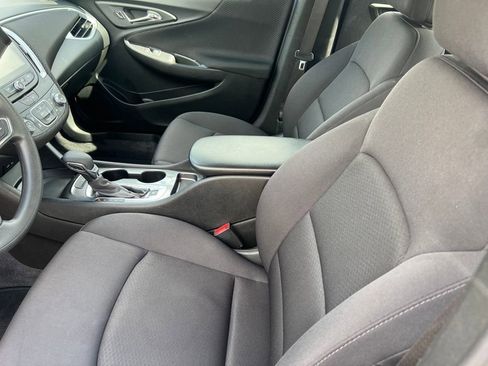 Used 2023 Chevrolet Malibu LS image 9