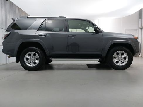 Used 2021 Toyota 4Runner SR5 image 8