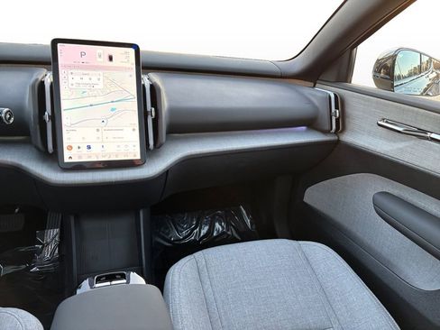 New 2025 Volvo EX30 Ultra w/ Protection Package Premier image 9