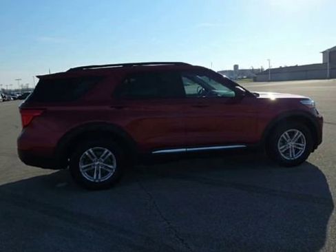 Used 2022 Ford Explorer XLT AWD/4WD image 8