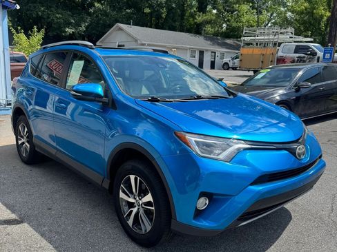 Used 2017 Toyota RAV4 XLE FWD image 3