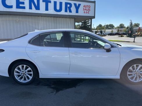 Used 2024 Toyota Camry LE image 12