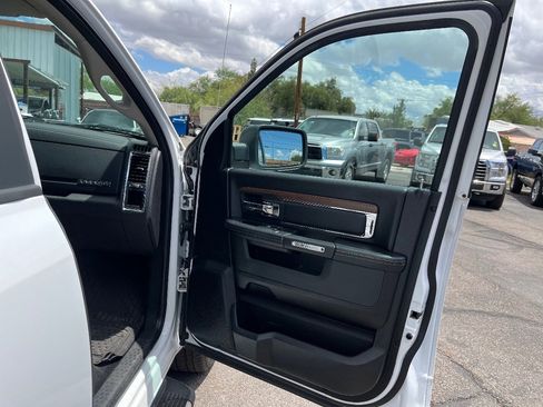 Used 2017 RAM 1500 Laramie AWD/4WD image 18
