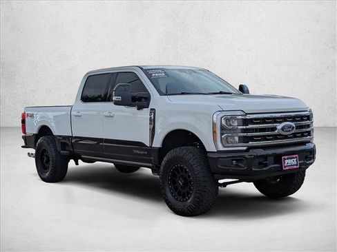 Used 2025 Ford F250 King Ranch w/ FX4 Off-Road Package image 3