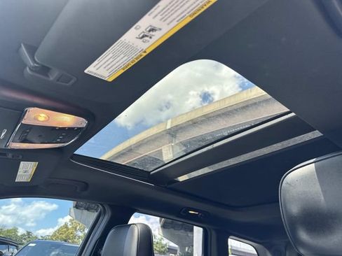 Used 2015 Jeep Grand Cherokee High Altitude AWD/4WD image 23