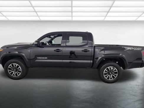 Used 2023 Toyota Tacoma TRD Sport AWD/4WD image 4