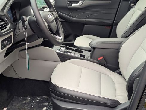 New 2026 Ford Escape SE image 6