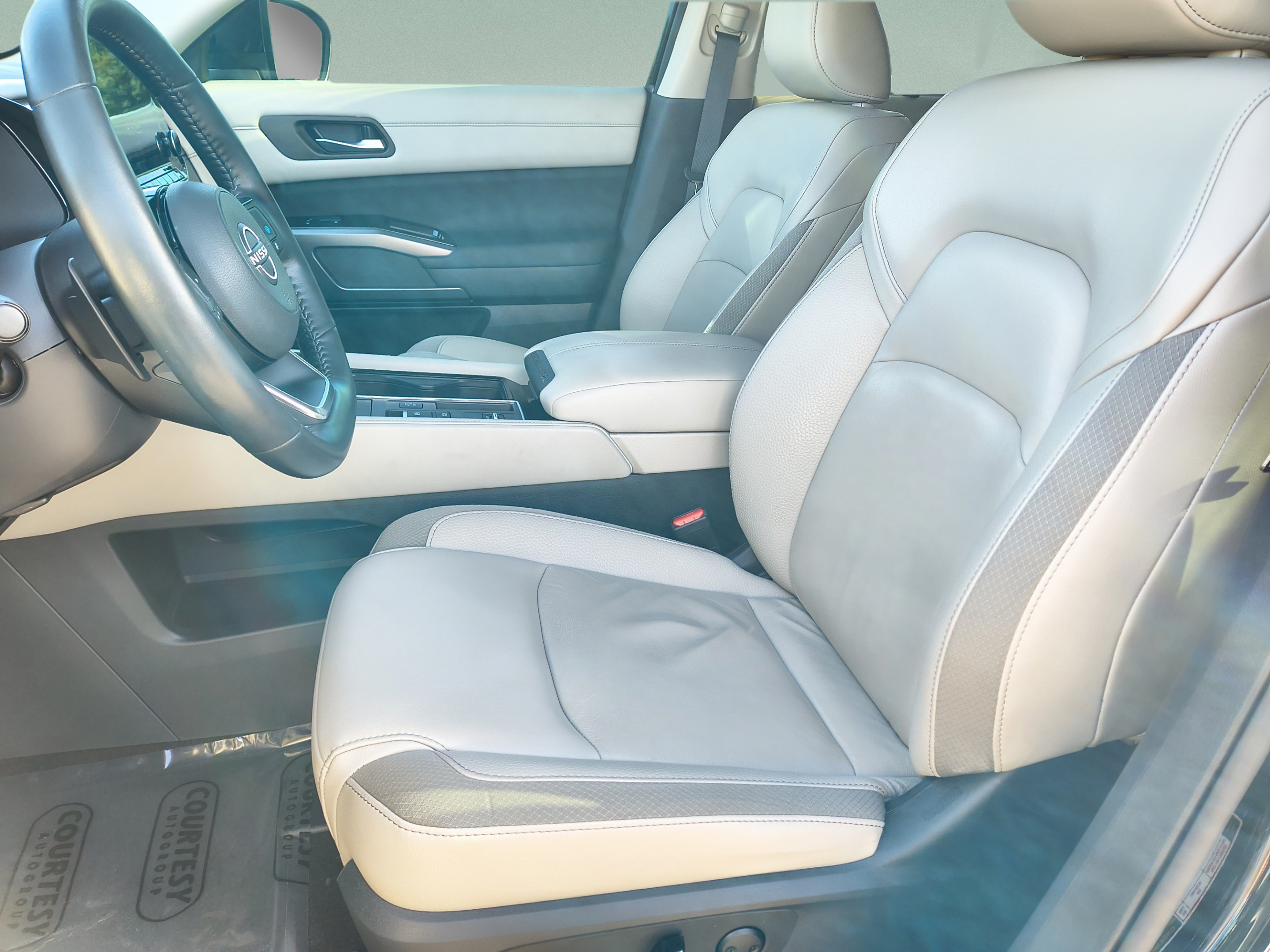 Certified 2023 Nissan Pathfinder SL w/ SL Premium Package FWD image 22