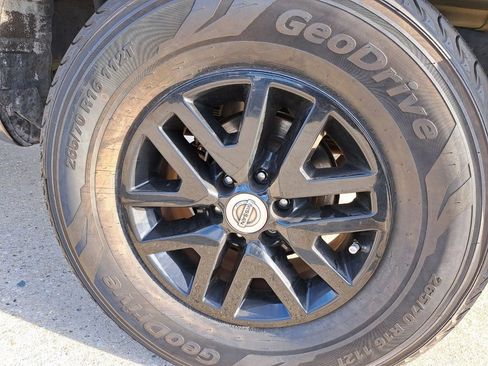 Used 2019 Nissan Frontier SV image 24