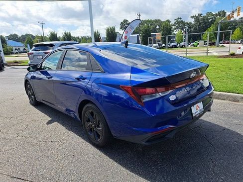 Used 2023 Hyundai Elantra SEL FWD image 11
