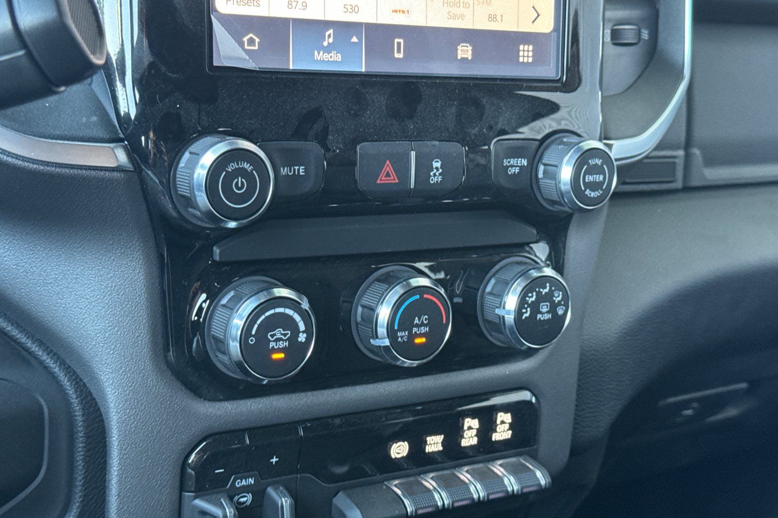 New 2026 RAM 3500 Big Horn AWD/4WD image 18