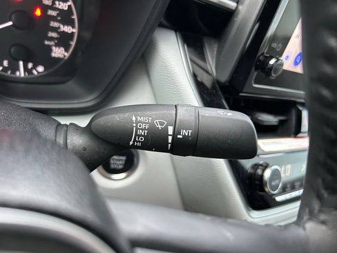 Certified 2024 Toyota Corolla SE image 20