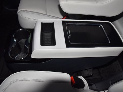 Certified 2026 Lincoln Aviator Reserve AWD/4WD image 20