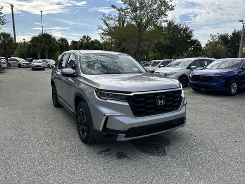Used 2025 Honda Pilot EX-L image 7