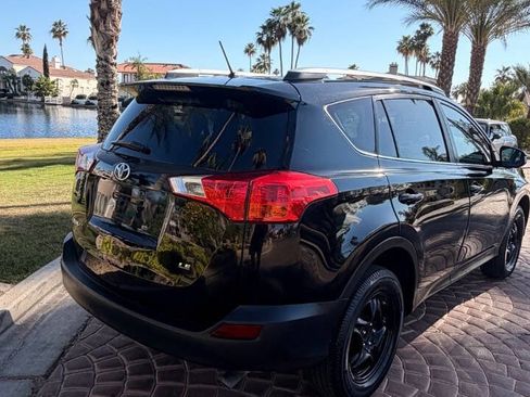 Used 2015 Toyota RAV4 LE FWD image 17