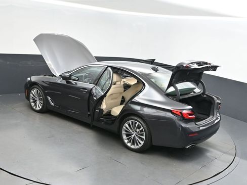 Used 2022 BMW 540i w/ Premium Package RWD image 2