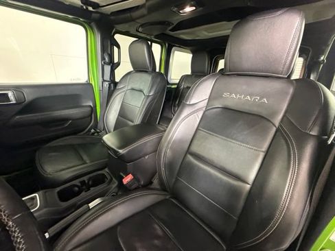 Used 2018 Jeep Wrangler Unlimited Sahara w/ Cold Weather Group AWD/4WD image 16