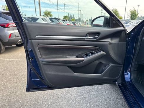 Used 2023 Nissan Altima 2.5 SR FWD image 15