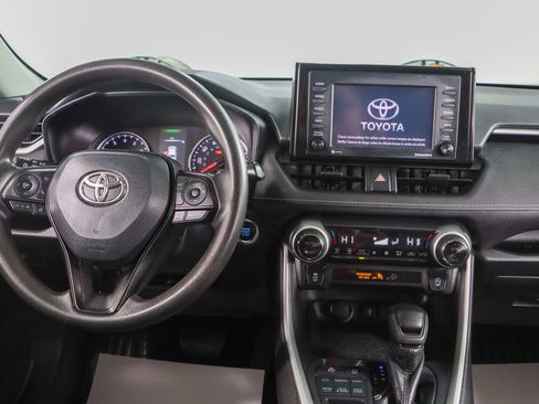 Used 2022 Toyota RAV4 XLE AWD/4WD image 17