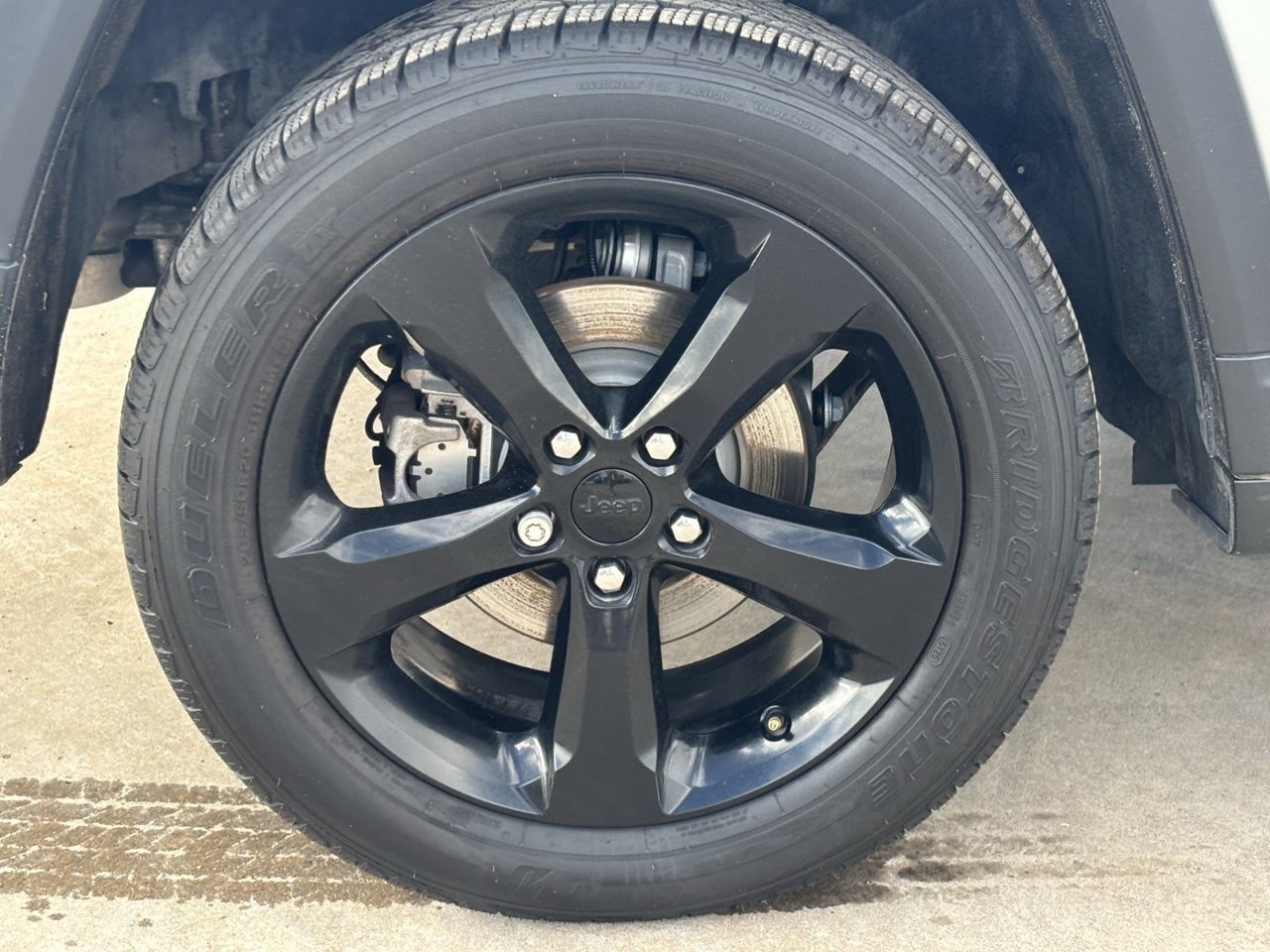 Used 2022 Jeep Grand Cherokee Altitude AWD/4WD image 7