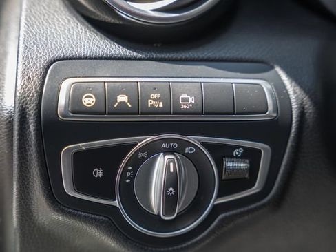 Used 2019 Mercedes-Benz GLC 300 4MATIC image 41