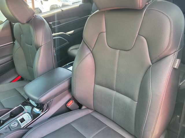 Used 2024 Kia Telluride EX w/ EX Captain's Chair Package FWD image 15