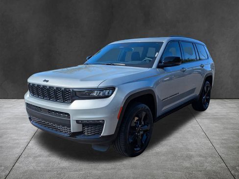 New 2025 Jeep Grand Cherokee L Limited w/ Black Appearance Package image 8