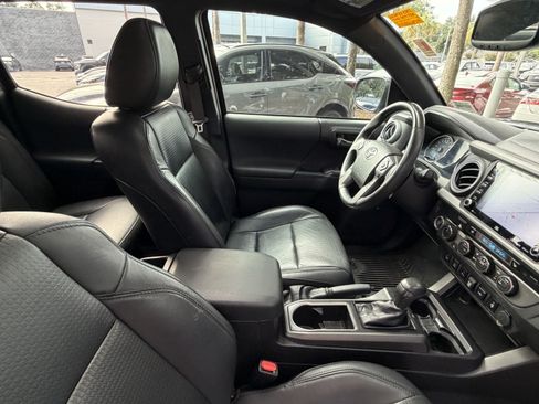 Used 2022 Toyota Tacoma TRD Sport w/ TRD Premium Sport Package AWD/4WD image 47