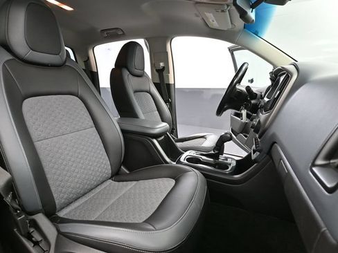 Used 2018 Chevrolet Colorado Z71 AWD/4WD image 41